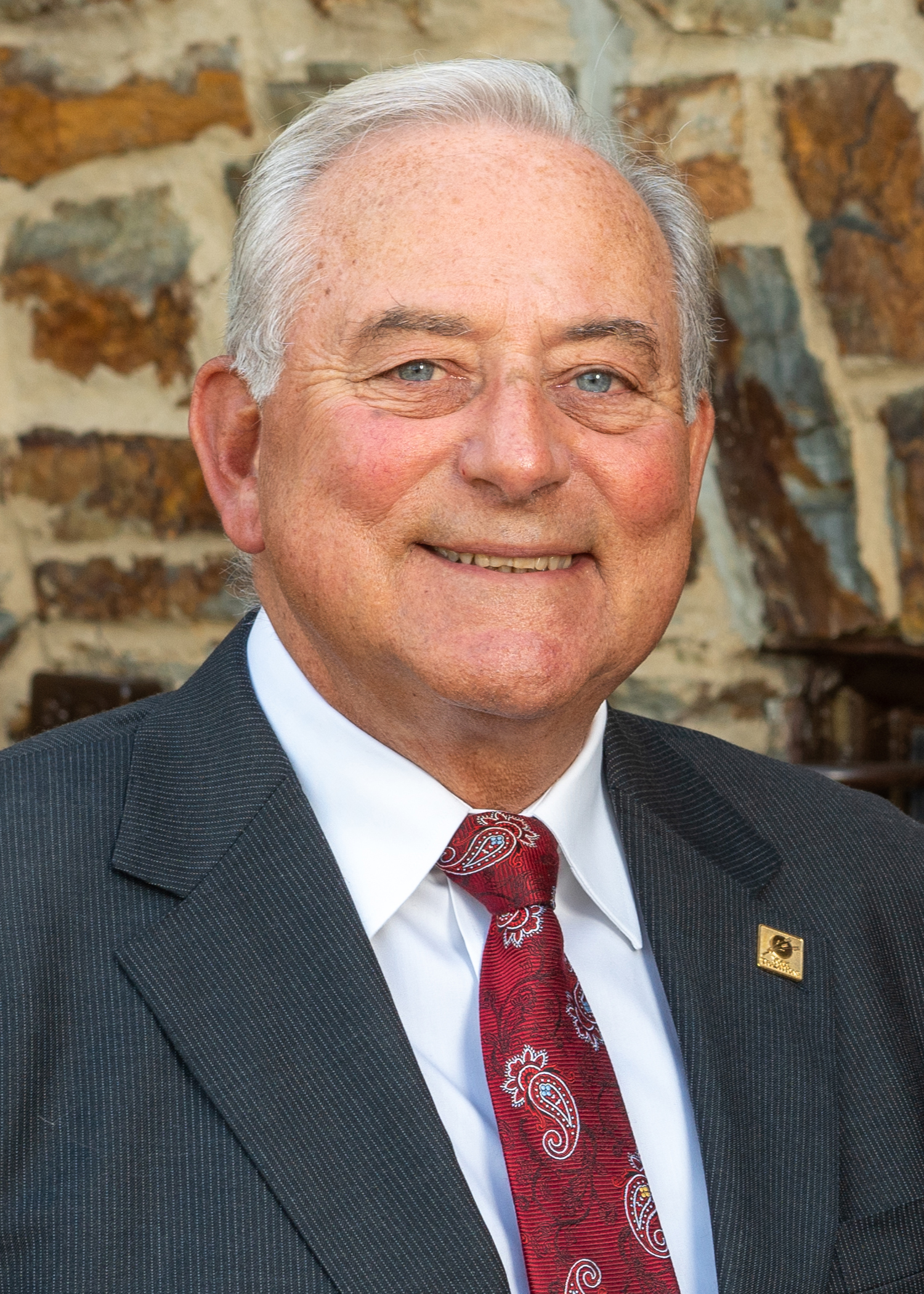 Before founding Traditions Bank, Mike Kochenour began his 45-year career with National Central Bank and successors—Hamilton, CoreStates, and First Union—as well as Drovers Bank. His experience in numerous senior leadership positions equipped him to become Founder and Chairman of Traditions Bank and serve as President until 2015 and CEO through 2016.